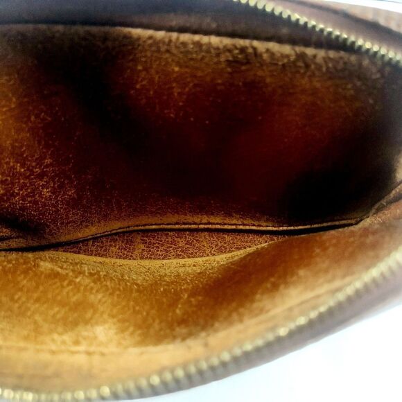 Louis Vuitton Monogram Clutch Bag - Picture 5 of 7